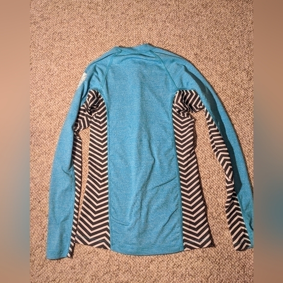 SALE 4/$25 RIPCURL zip front UV rash gard, xs - Picture 6 of 10